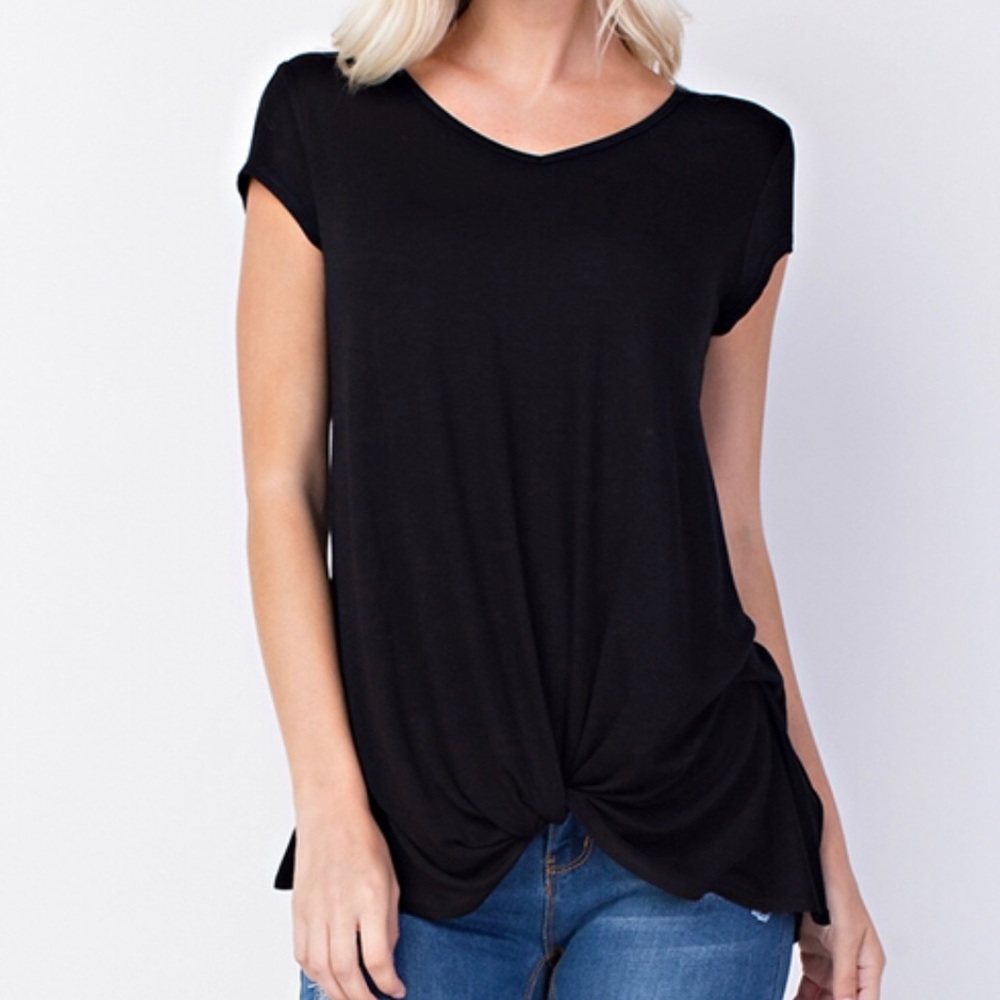 Black knot tee